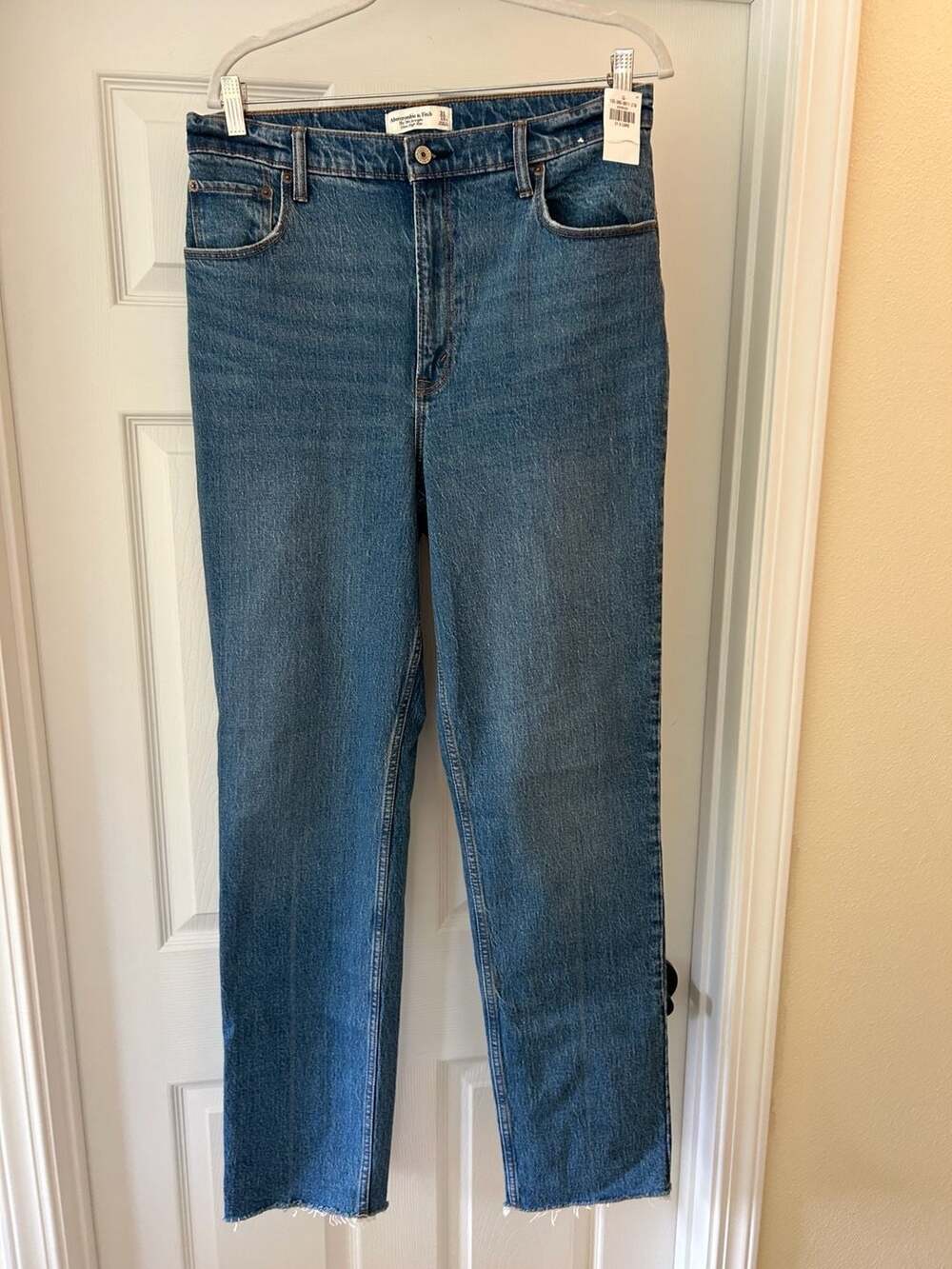 NWT Abercrombie & Fitch The 90s Straight Ultra High Rise Jeans 31 X Long